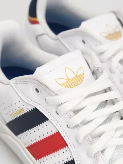 adidas Tyshawn LOW Shoes