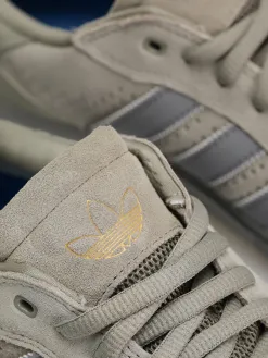 adidas Tyshawn LOW Shoes