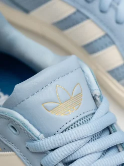 adidas Tyshawn Low Shoes