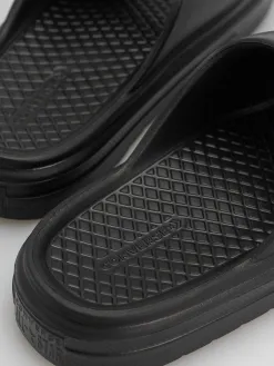 Converse Essential Flip-flops