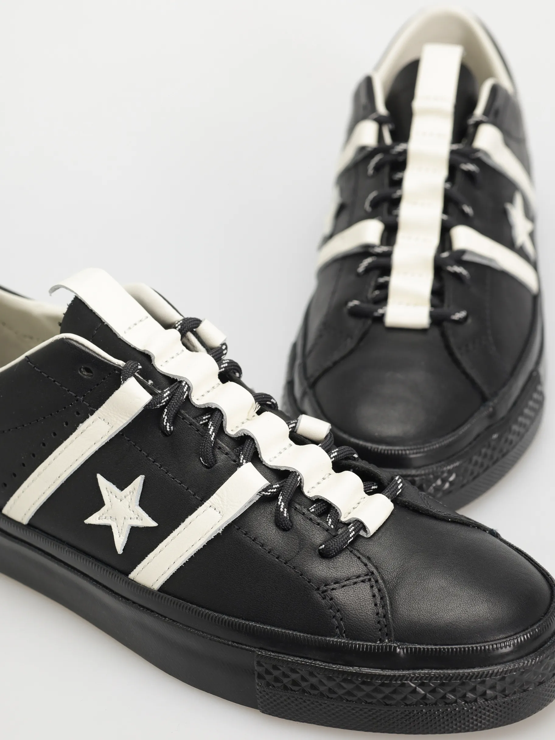 Converse Shoes X Bobby De Keyzer One Star Academy Pro