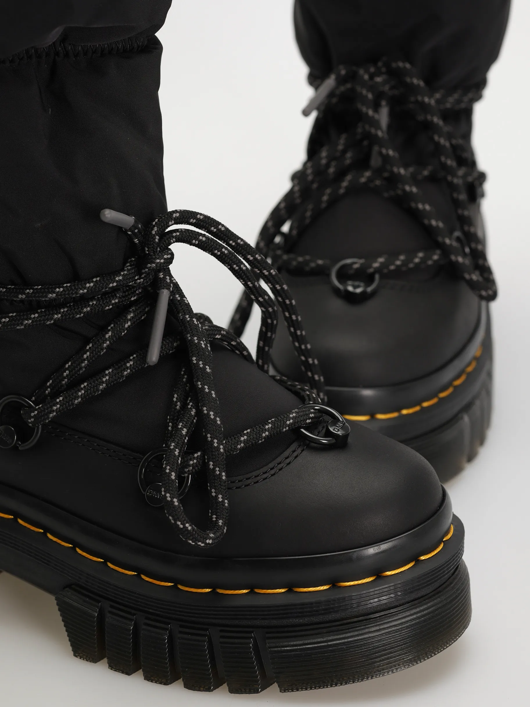 Dr. Martens Audrick Padded Hi Wmn Shoes
