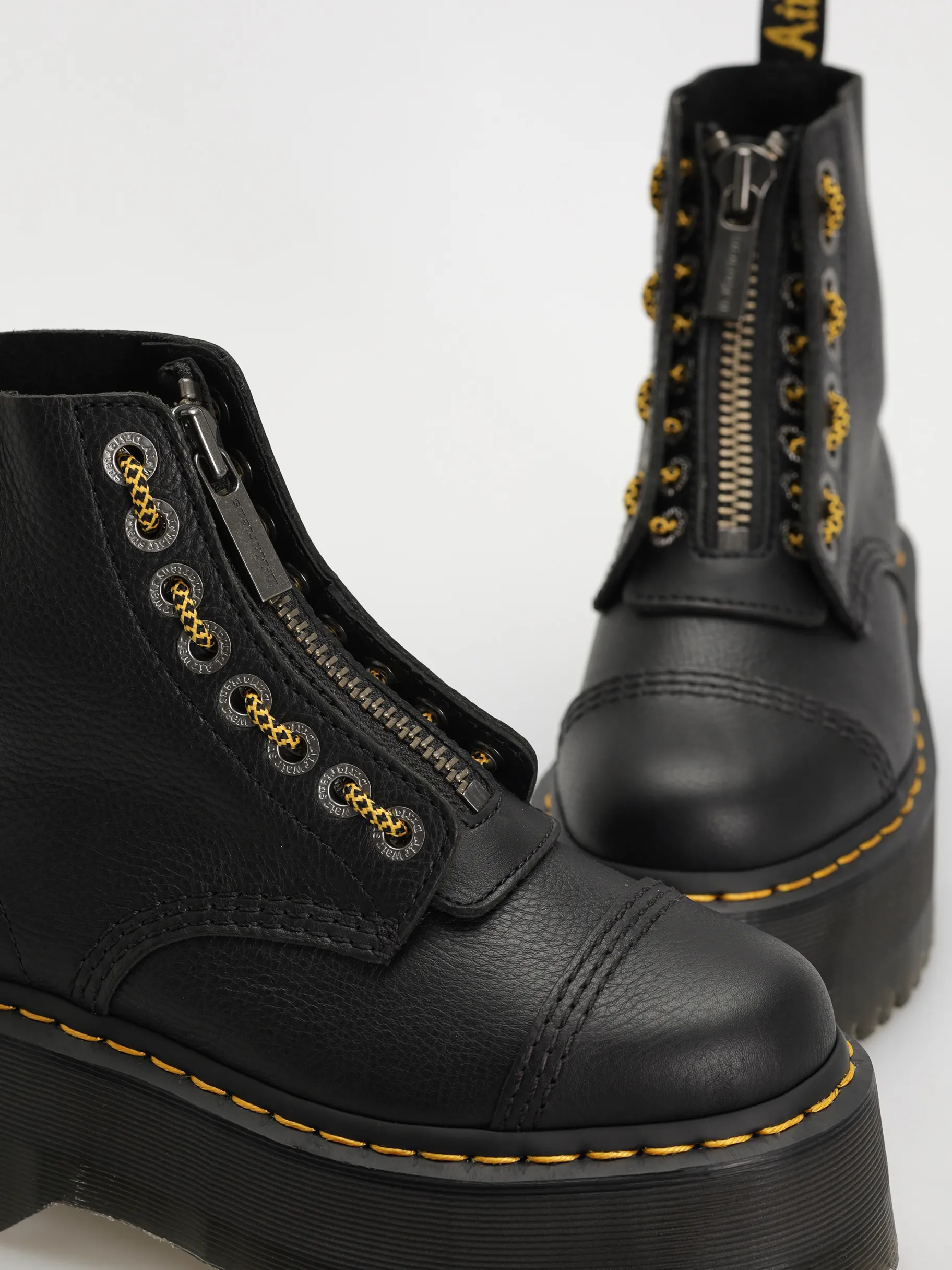 Dr. Martens Sinclair Max Wmn Shoes