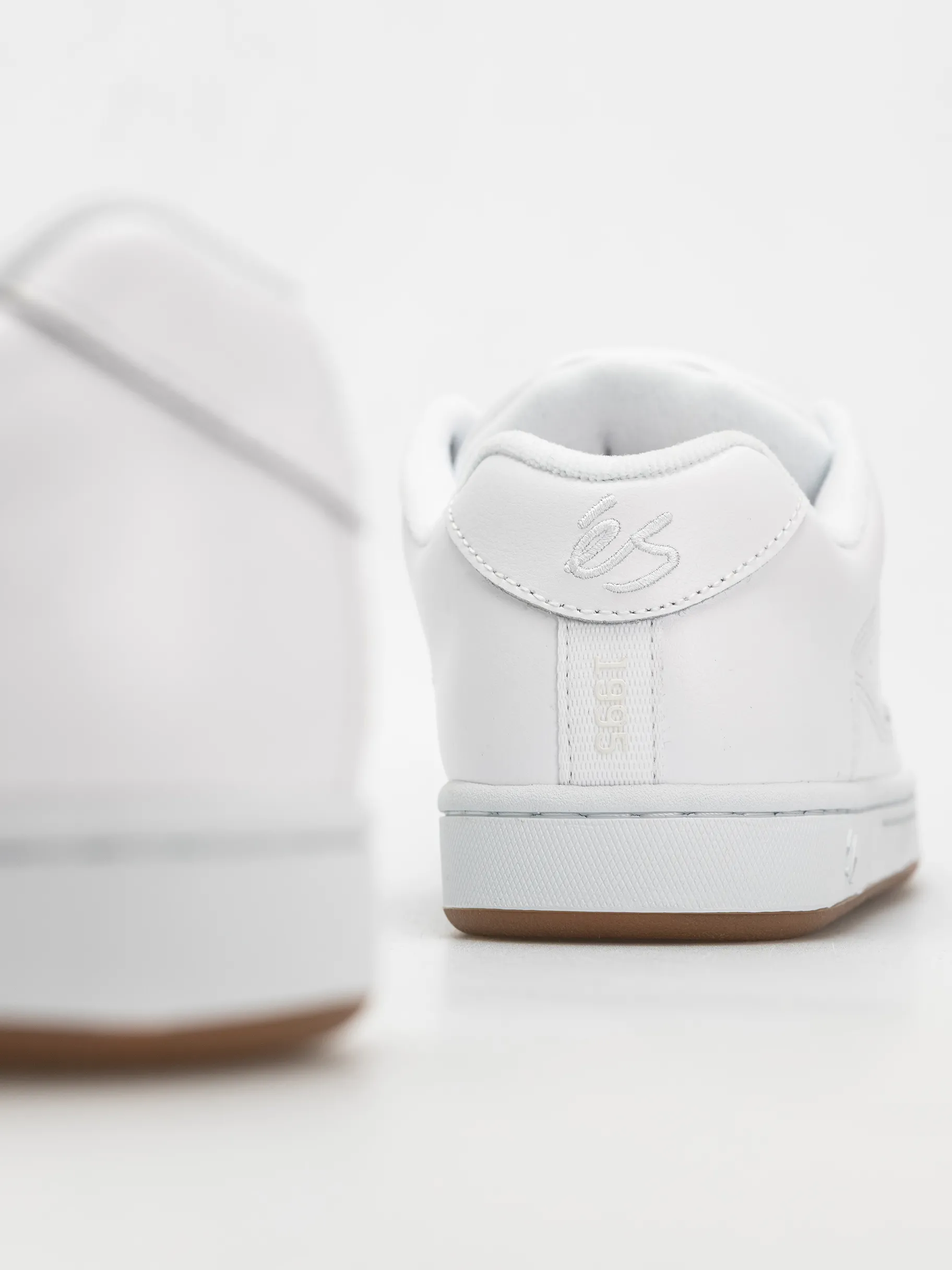 eS Accel Shoes