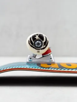Foundation Star Skateboard