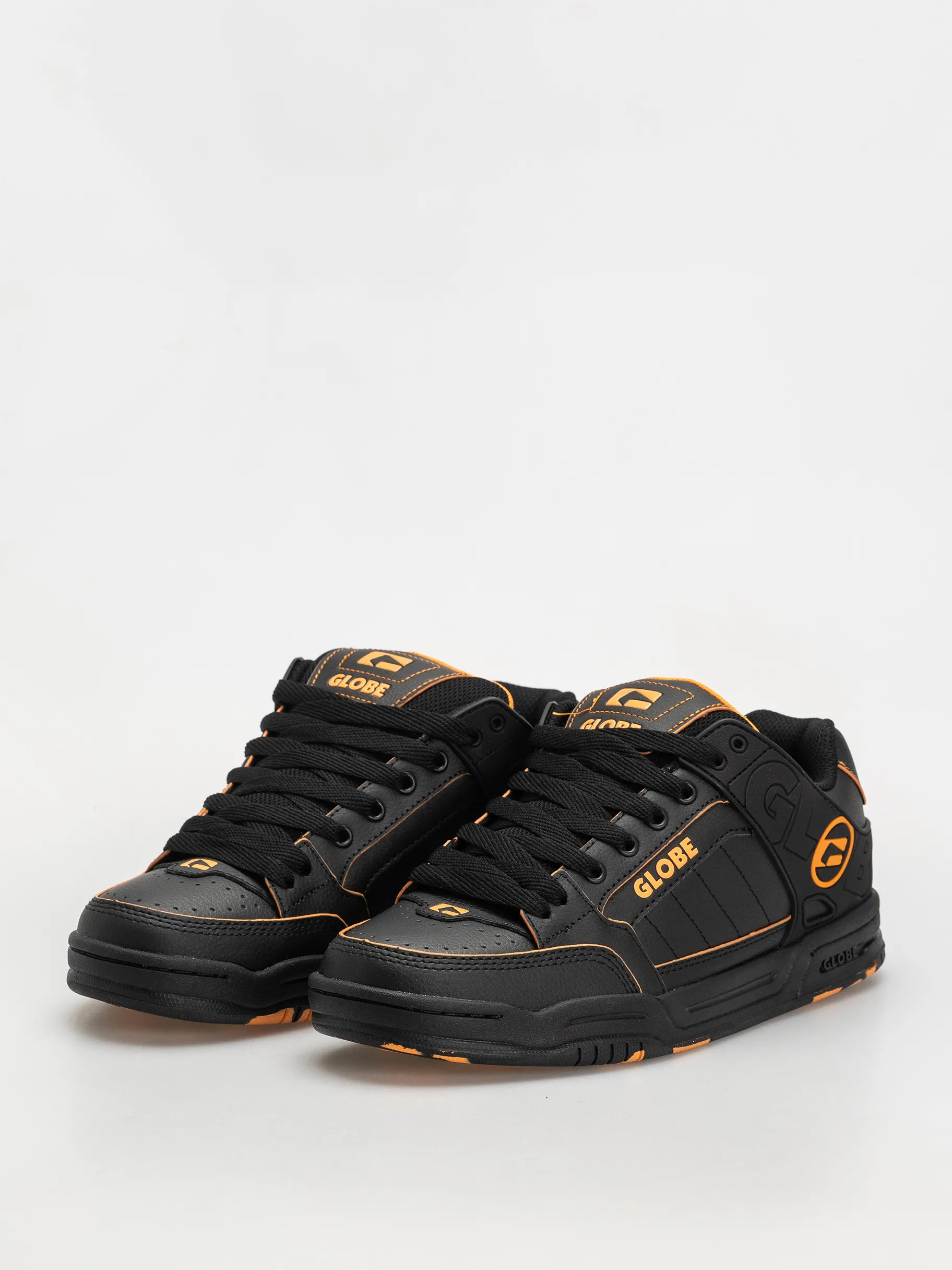 Globe Shoes Tilt