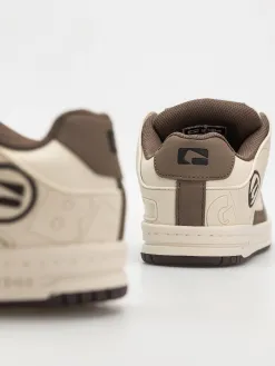 Globe Shoes Tilt