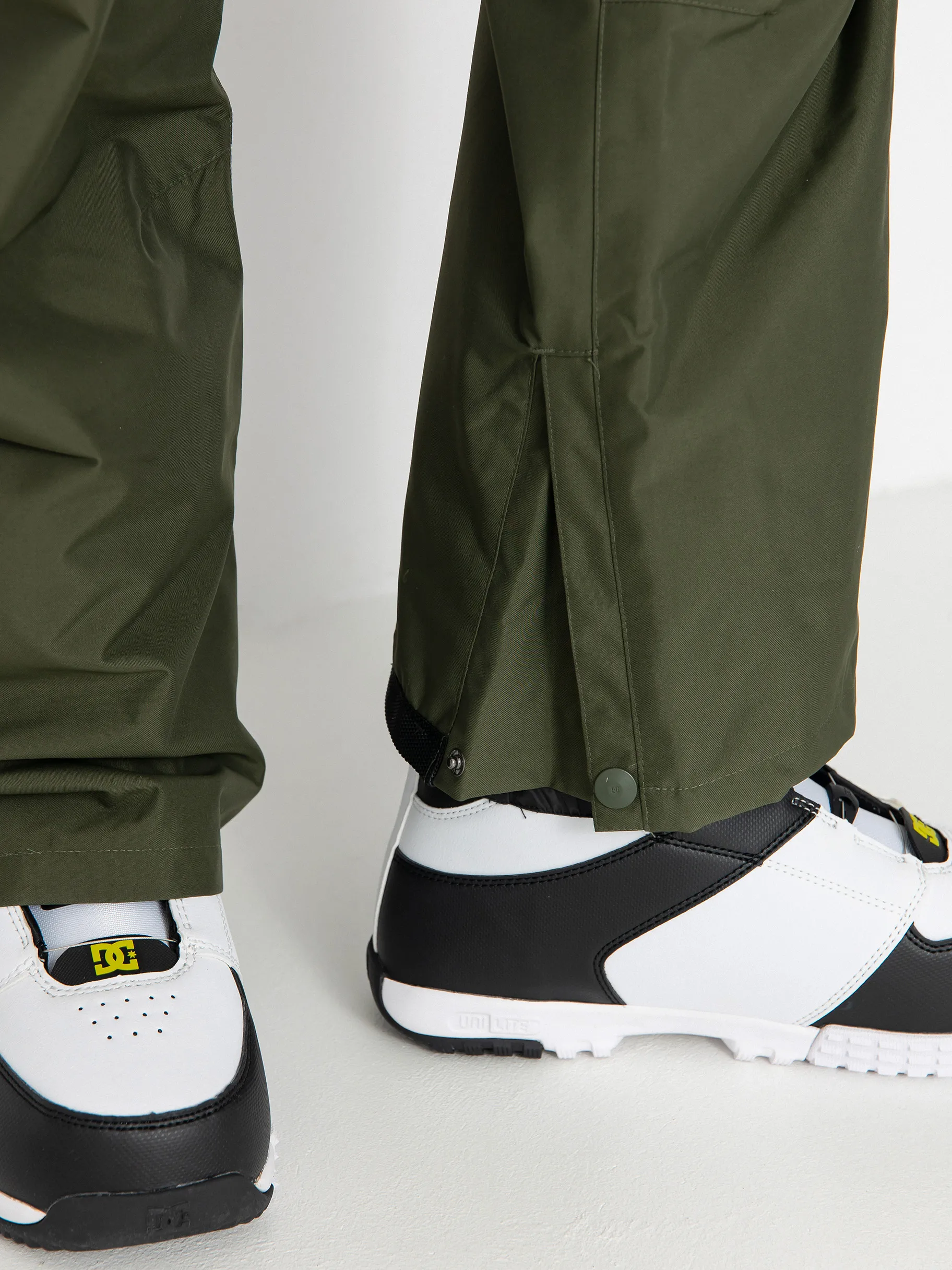 Mens DC Docile Bib Snowboard pants