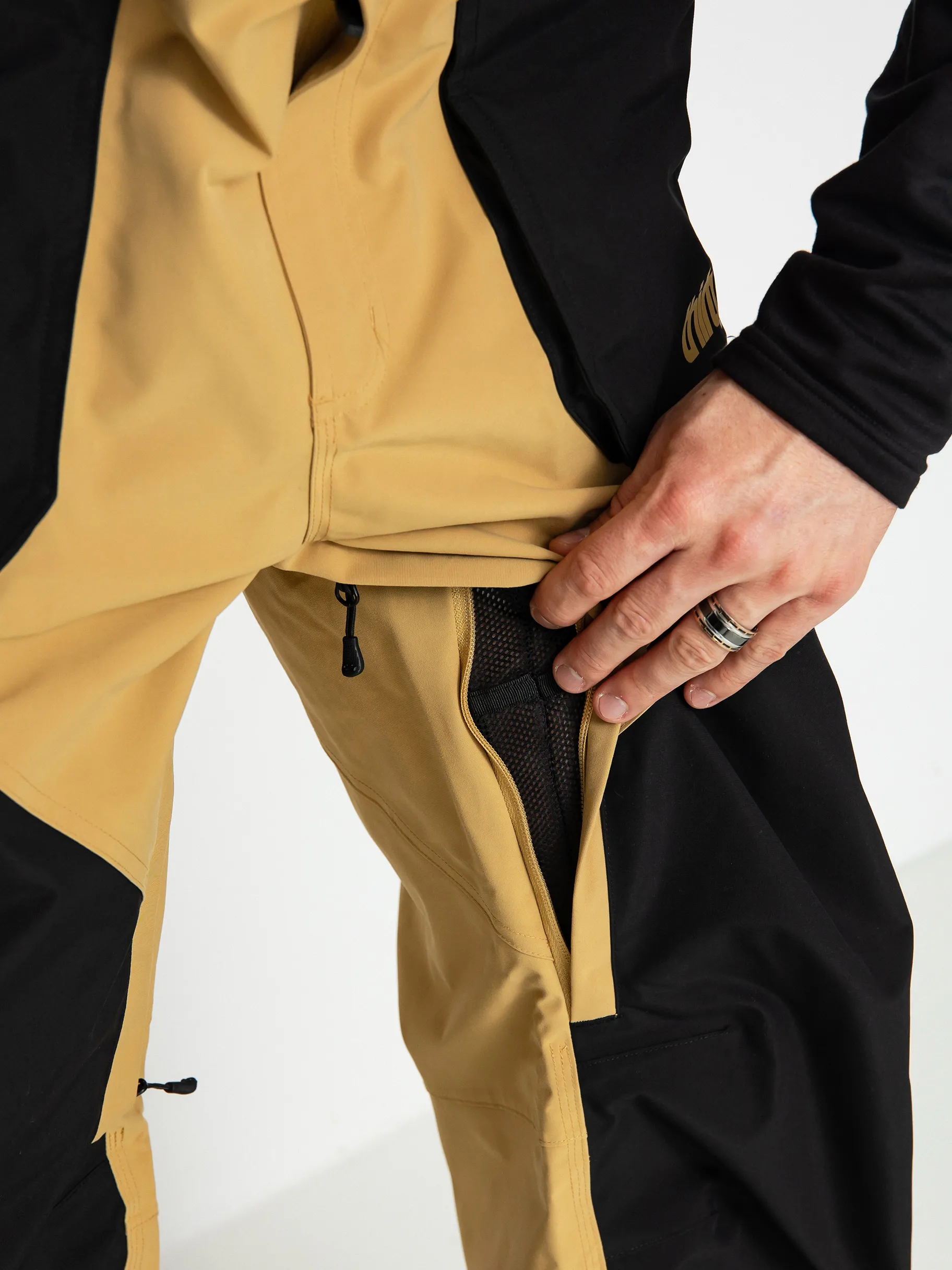 Mens ThirtyTwo Basement Bib Snowboard pants