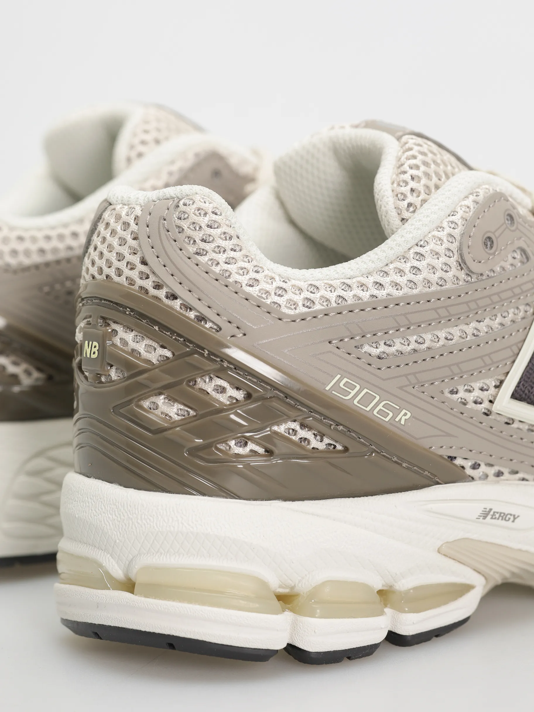 New Balance 1906 JR Shoes