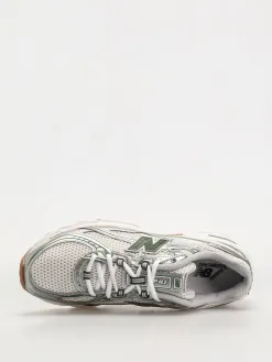 New Balance 740 Shoes