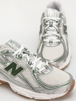 New Balance 740 Shoes