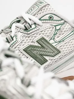 New Balance 740 Shoes