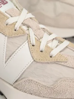 New Balance 327 Shoes