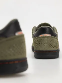 New Balance 440 Shoes