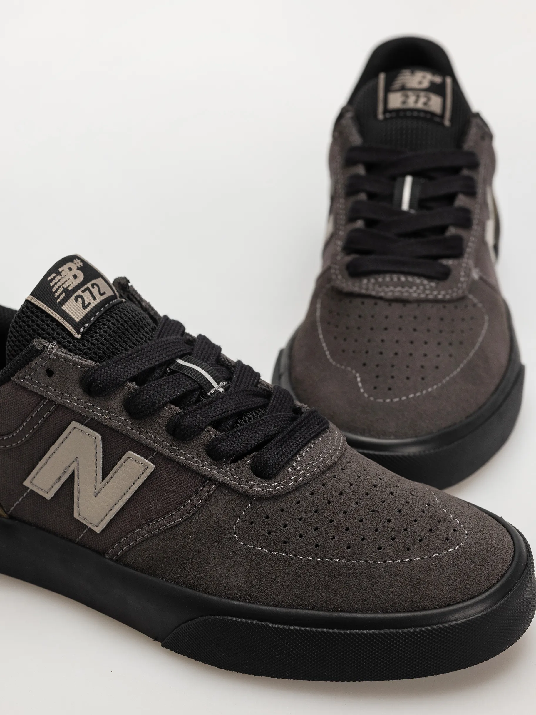 New Balance 272 Shoes