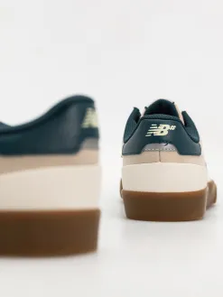 New Balance 272 Shoes