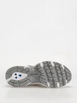 New Balance 740 Shoes
