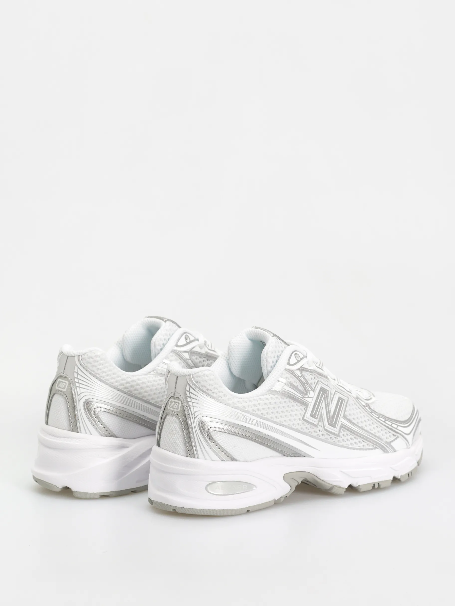 New Balance 740 Shoes