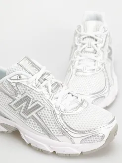 New Balance 740 Shoes
