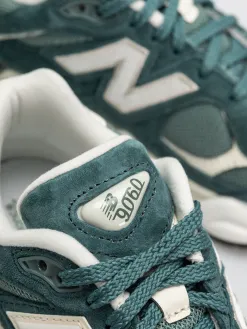 New Balance 9060 Shoes