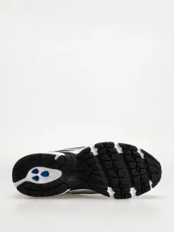 New Balance 740 Shoes