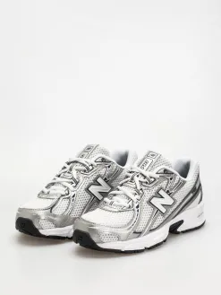 New Balance 740 Shoes