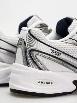 New Balance 740 Shoes