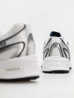 New Balance 740 Shoes