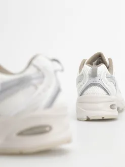 New Balance 530 Shoes