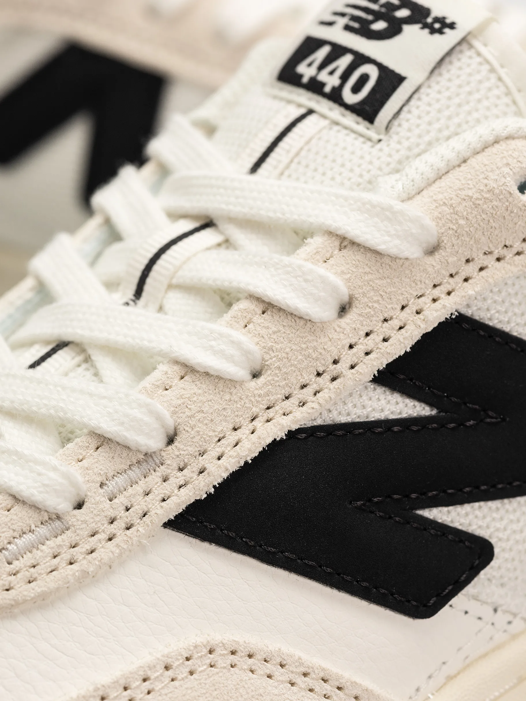 New Balance 440 Shoes