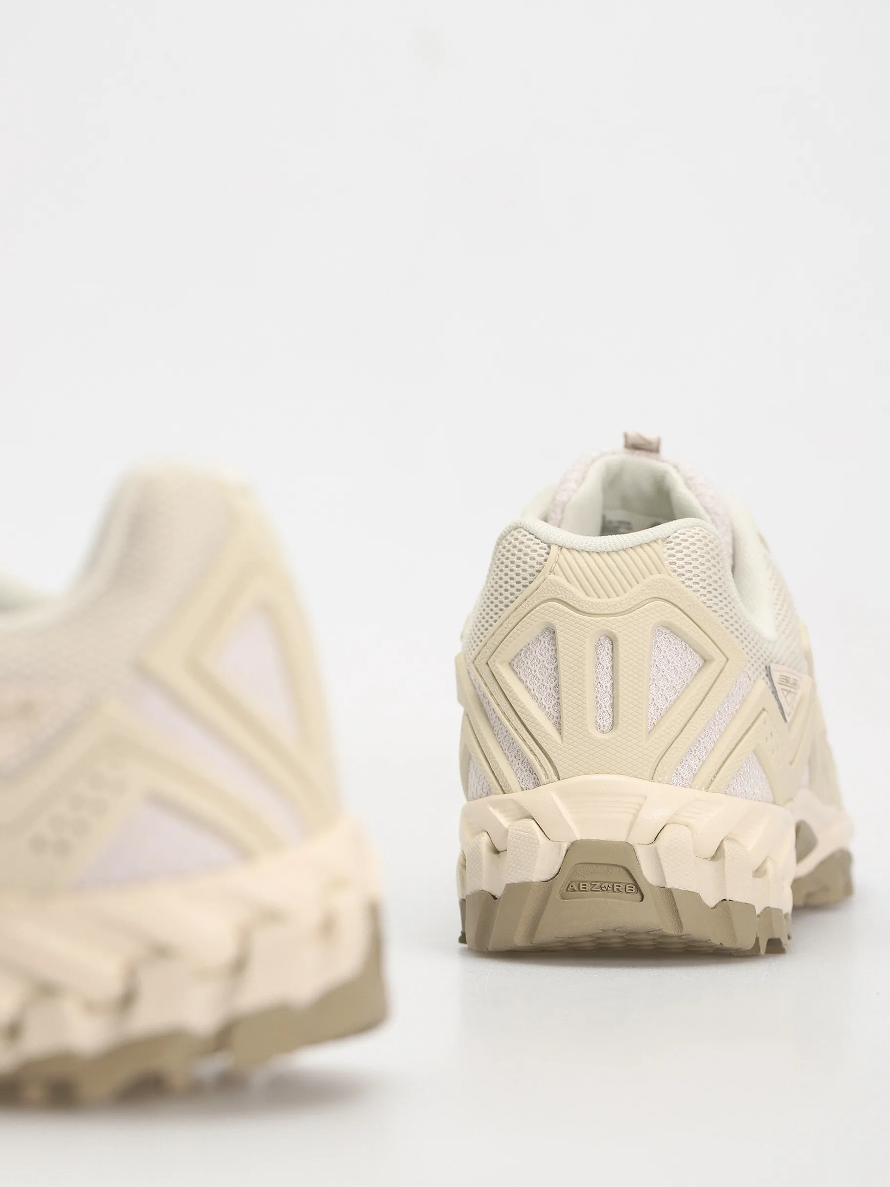 New Balance 610 Shoes