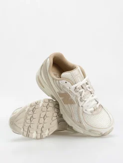 New Balance 740 Shoes