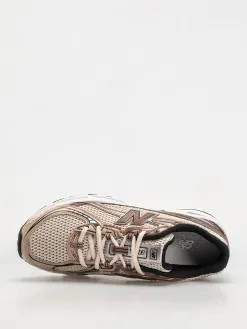 New Balance Shoes 740