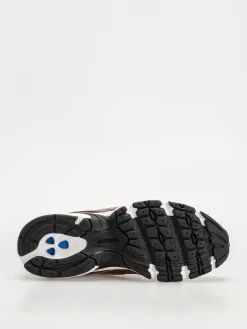 New Balance Shoes 740