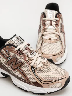 New Balance Shoes 740
