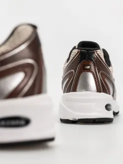 New Balance Shoes 740
