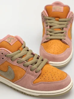 Nike SB Dunk Low Pro Shoes