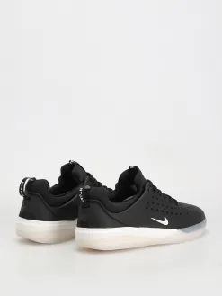Nike SB Nyjah 3 Shoes