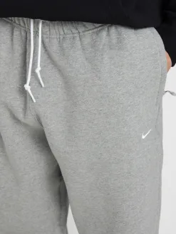 Nike SB Solo Swoosh Pants