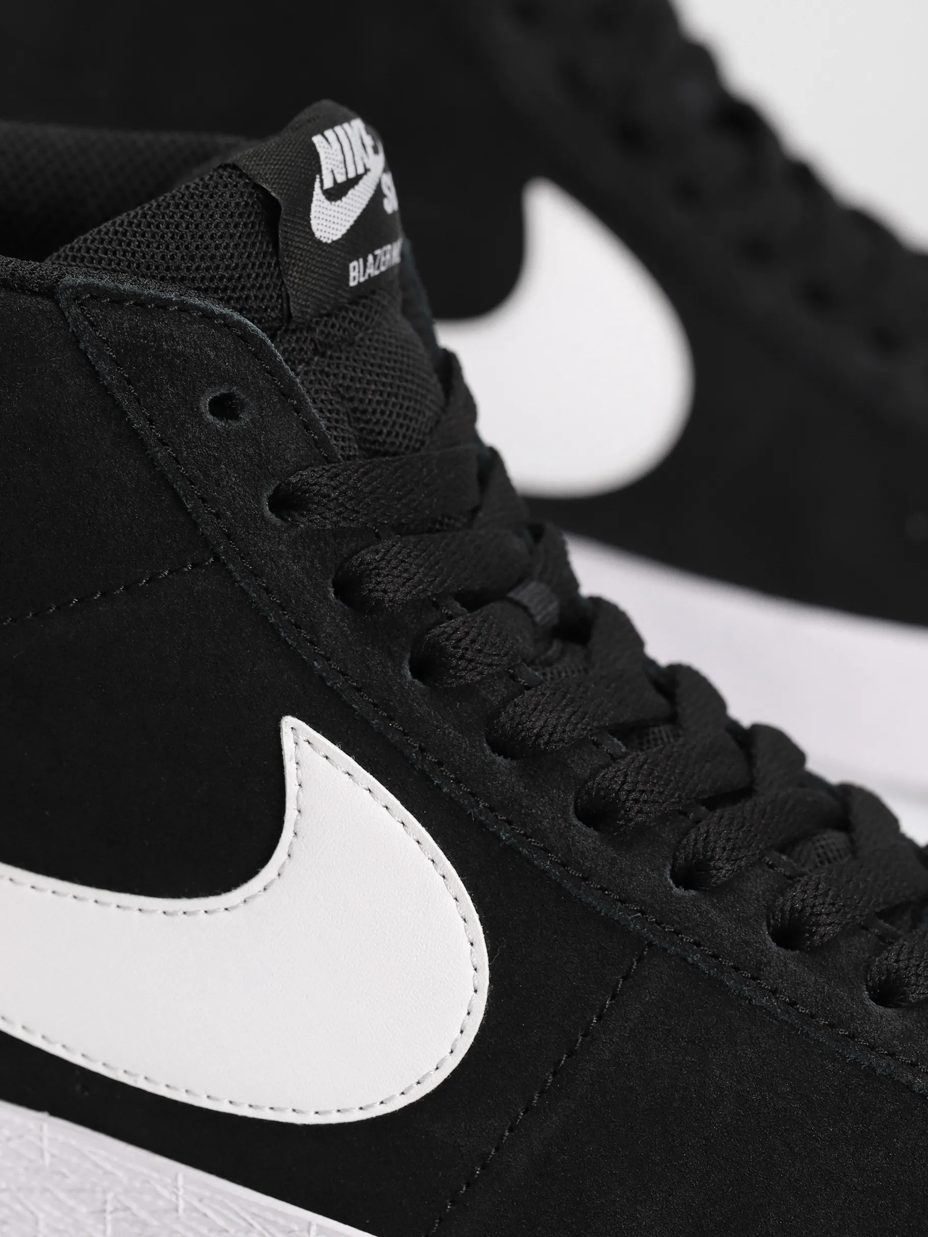 Nike SB Zoom Blazer Mid Shoes