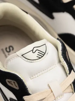 Stepney Workers Club Pro Cup 01 S-Strike Shoes