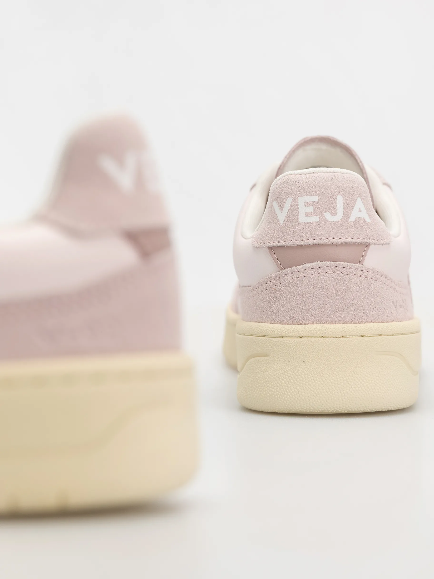 Veja V-90 Wmn Shoes