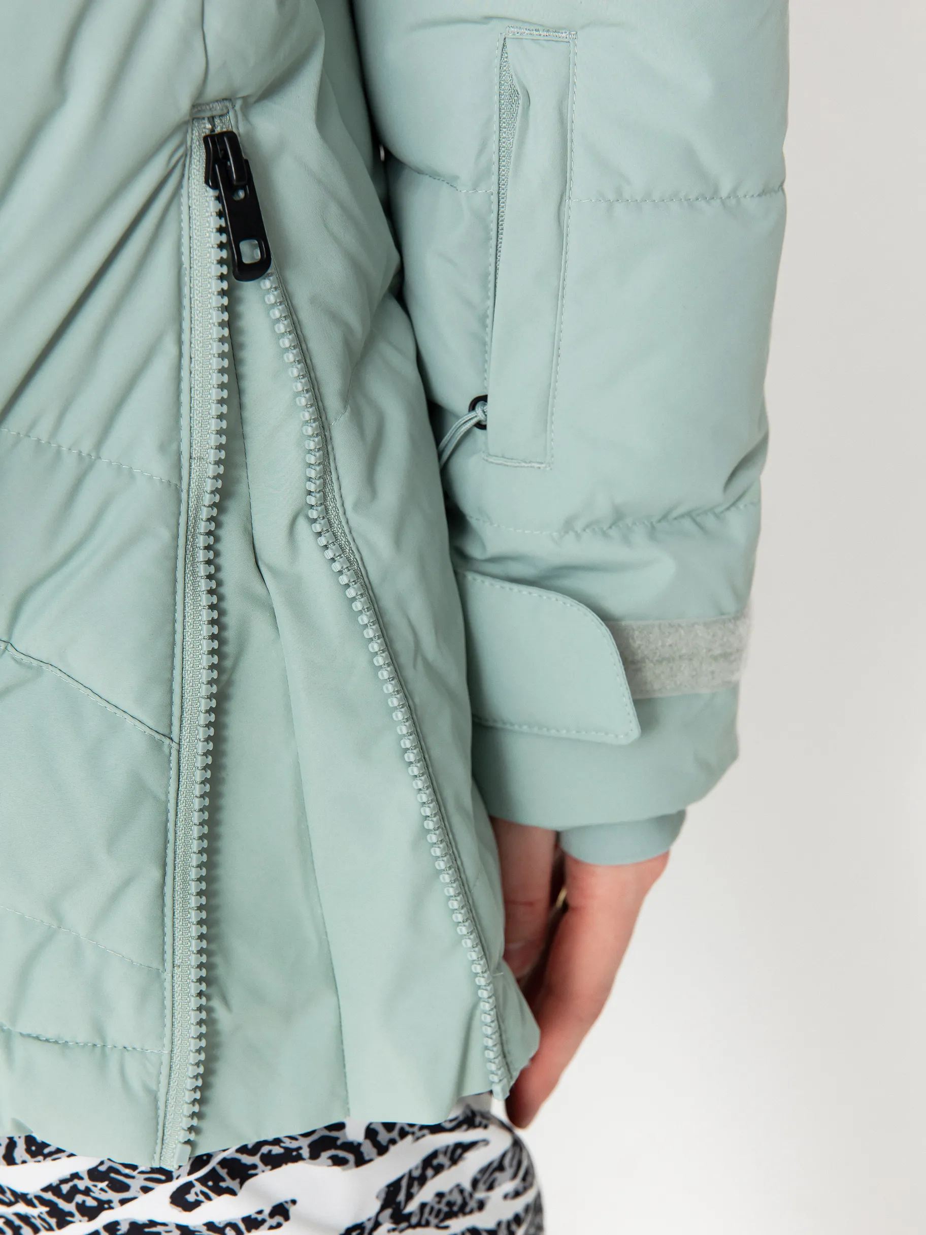 Womens Burton Snowboard jacket Loyil Down