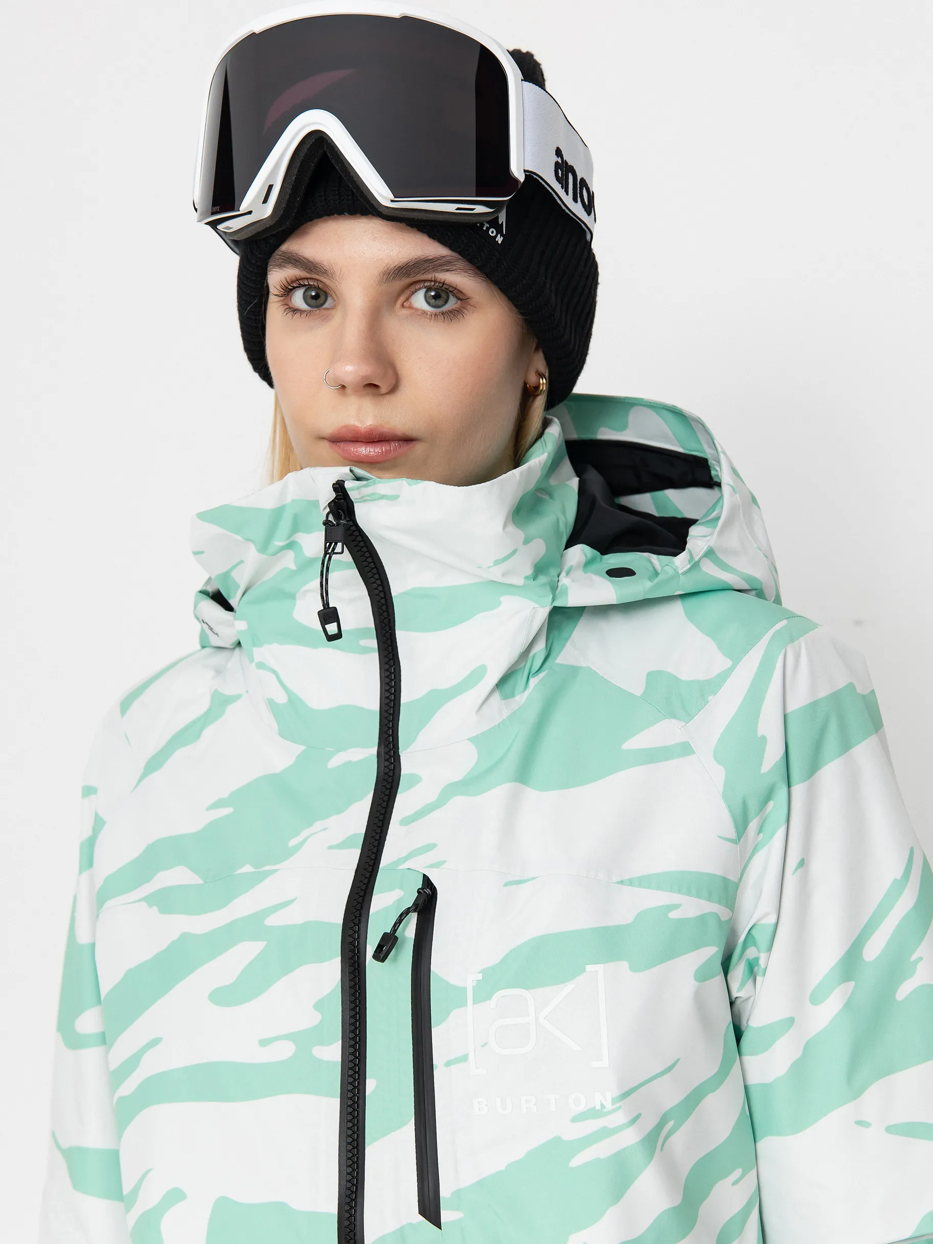 Womens Burton Snowboard jacket Ak Gore Tex Embark
